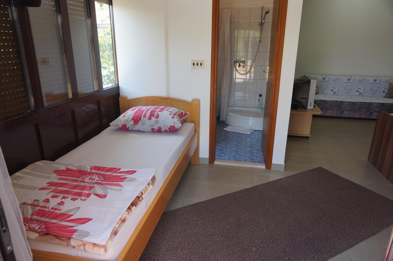 Apartments Bozic Trebinje Bagian luar foto